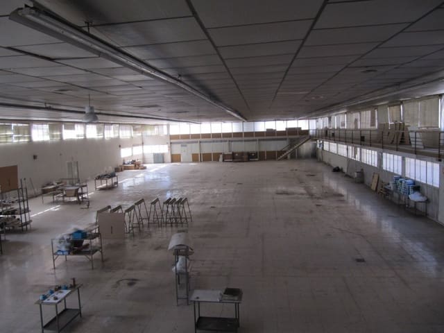 Virksomhed til leje i Monóvar / Monóver - € 2.000 (Ref: 4598187)