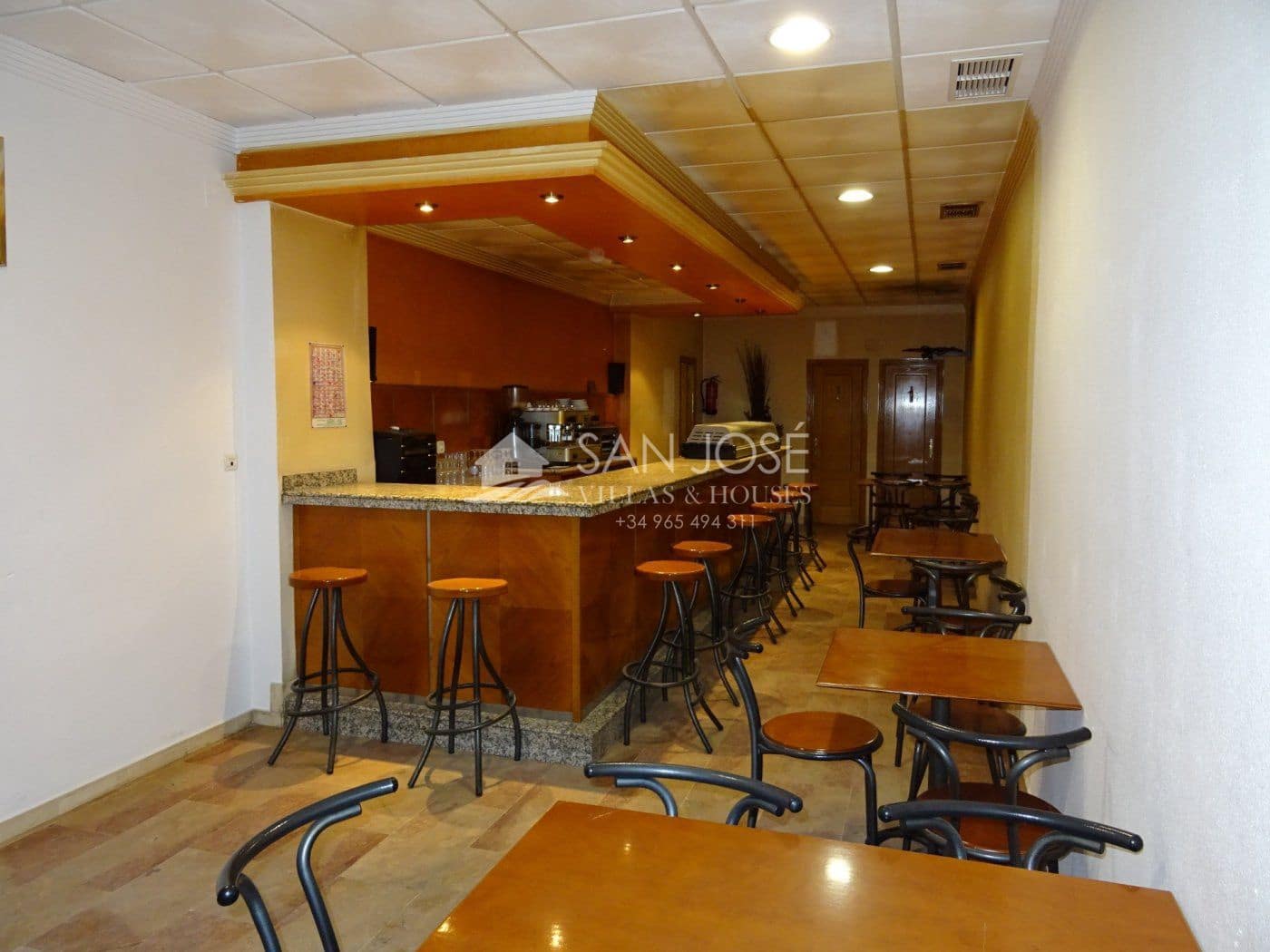 Entreprise à louer à Aspe - 400 € (Ref: 5211445)