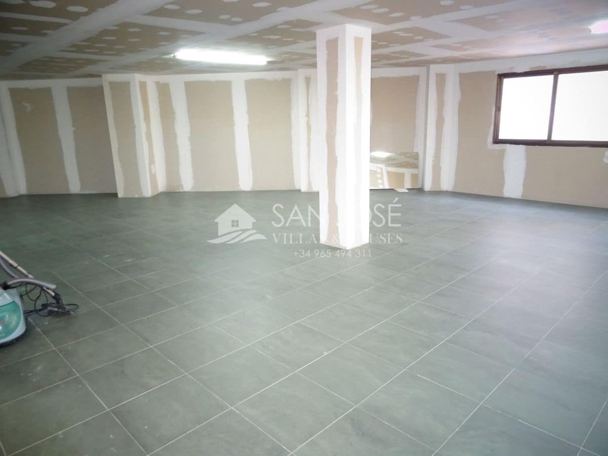 Kommersiell til salgs i Aspe - € 700 000 (Ref: 5336893)