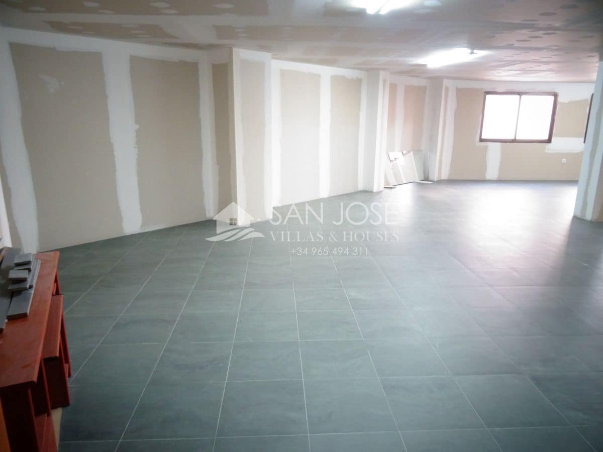 Kommersiell til salgs i Aspe - € 700 000 (Ref: 5336893)