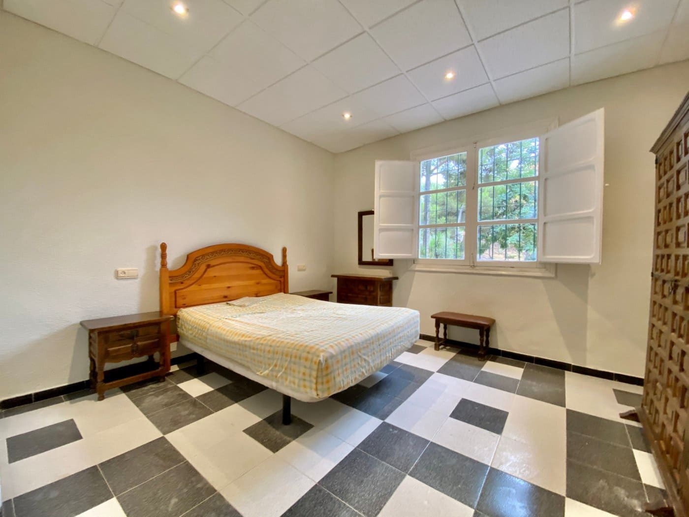 5 bedroom Villa for sale in Agost with pool garage - € 424,200 (Ref: 6195400)