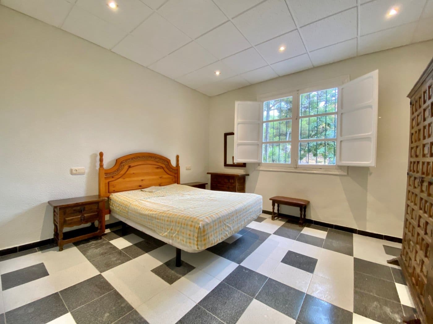 5 bedroom Villa for sale in Agost with pool garage - € 424,200 (Ref: 6195400)