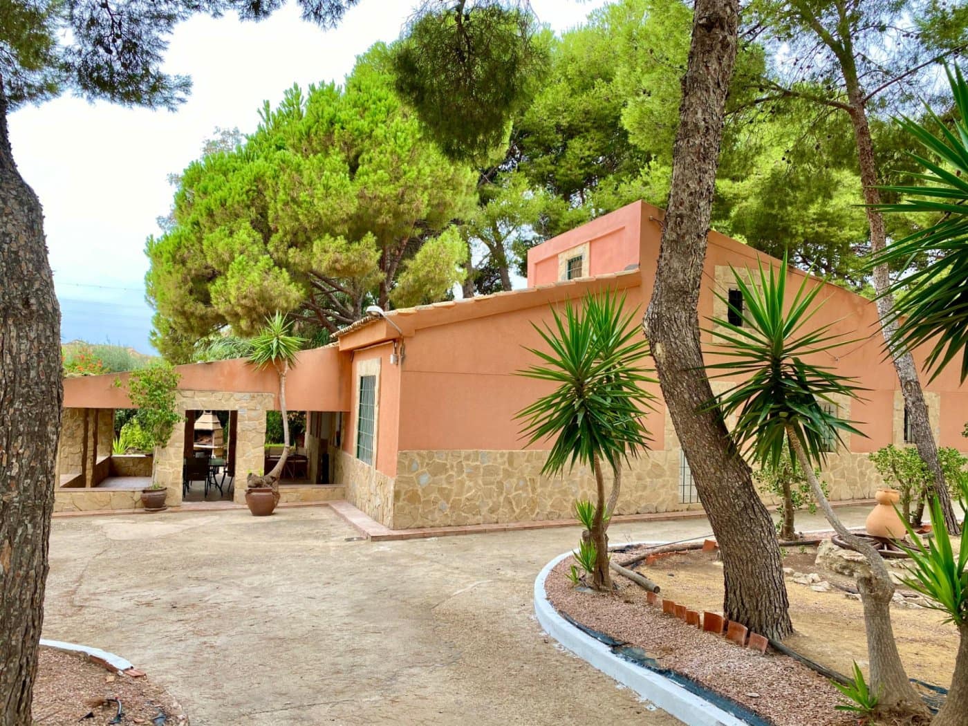 5 bedroom Villa for sale in Agost with pool garage - € 424,200 (Ref: 6195400)