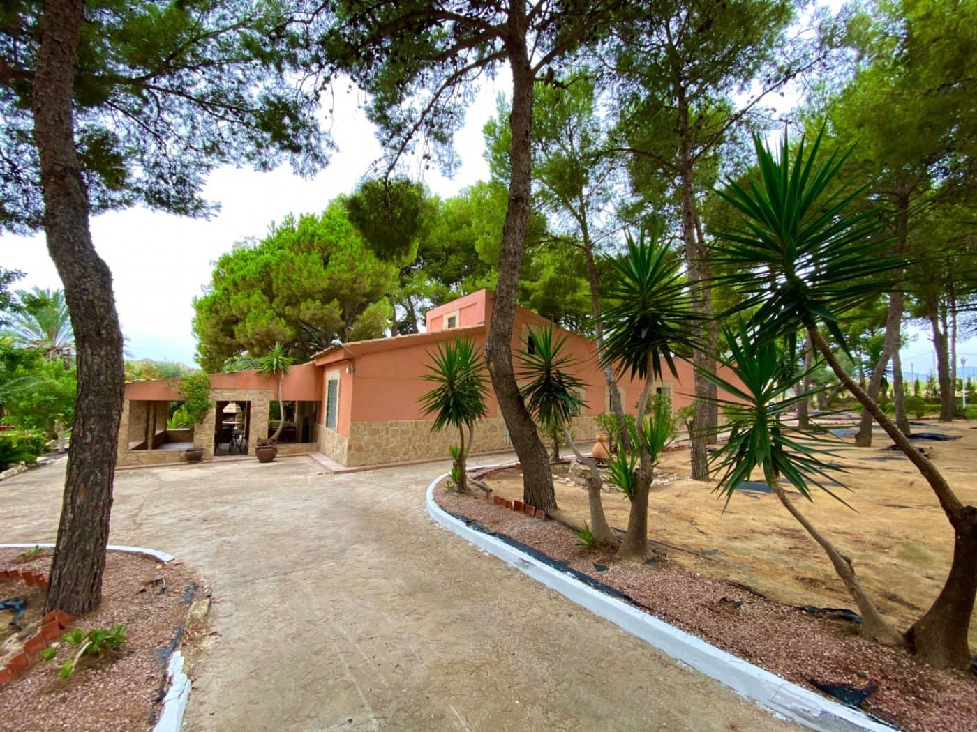 5 bedroom Villa for sale in Agost with pool garage - € 424,200 (Ref: 6195400)