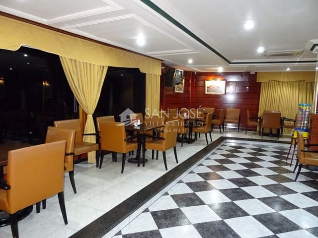 Entreprise à vendre à Aspe - 800 000 € (Ref: 6195407)