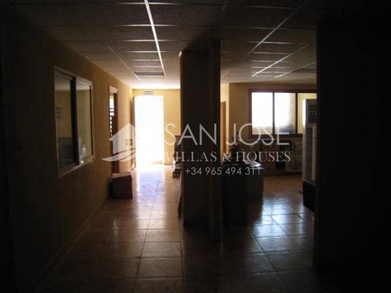 Azienda in vendita in Aspe - 300.000 € (Rif: 6195652)