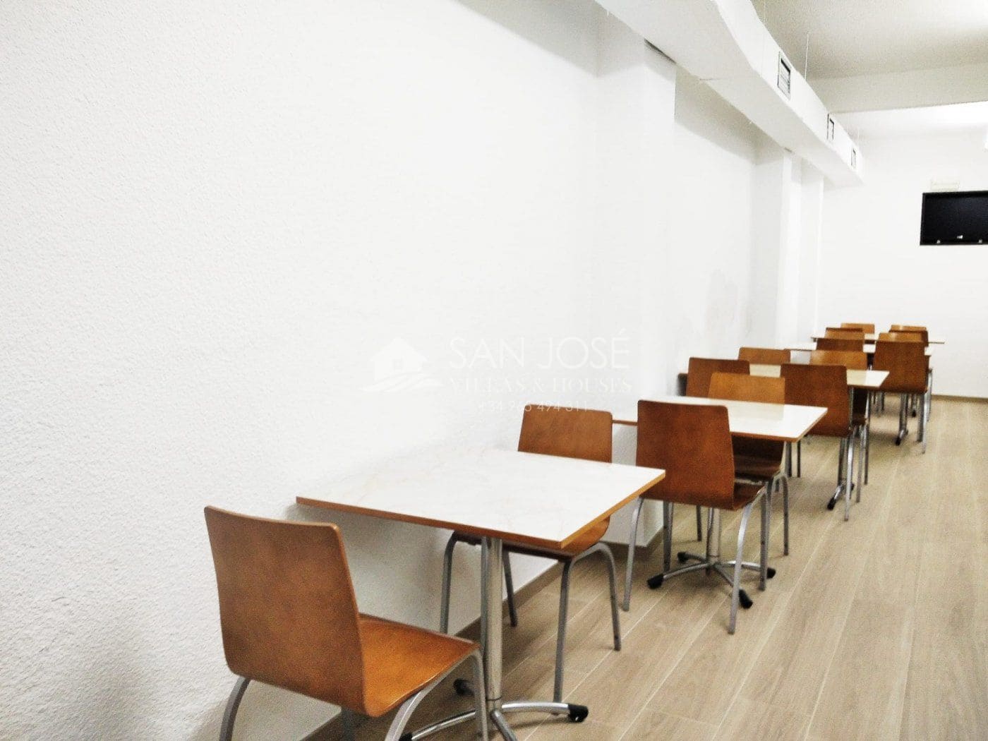 Kaupallinen myytävänä paikassa Elche / Elx - 156 050 € (Ref: 6196020)