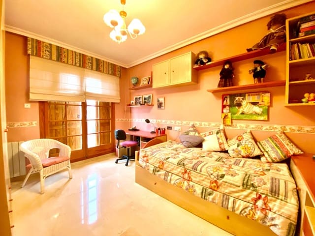 4 sovrum Radhus till salu i Elda - 290 527 € (Ref: 6196124)