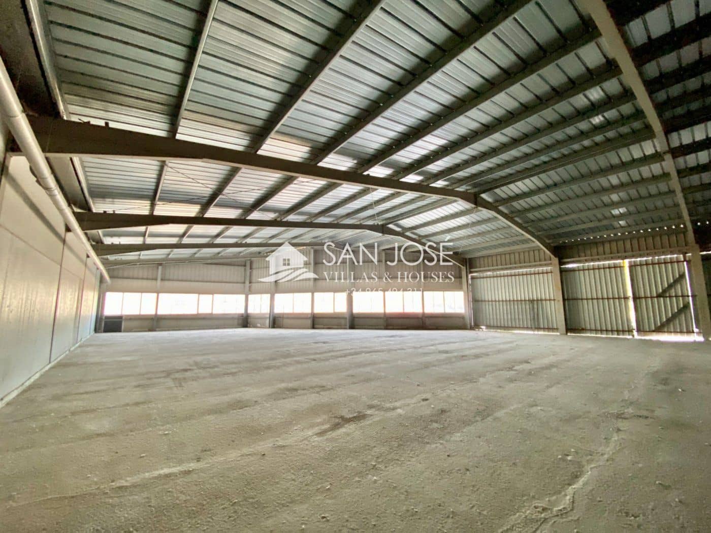 Virksomhed til salg i Sax - € 750.000 (Ref: 6196230)