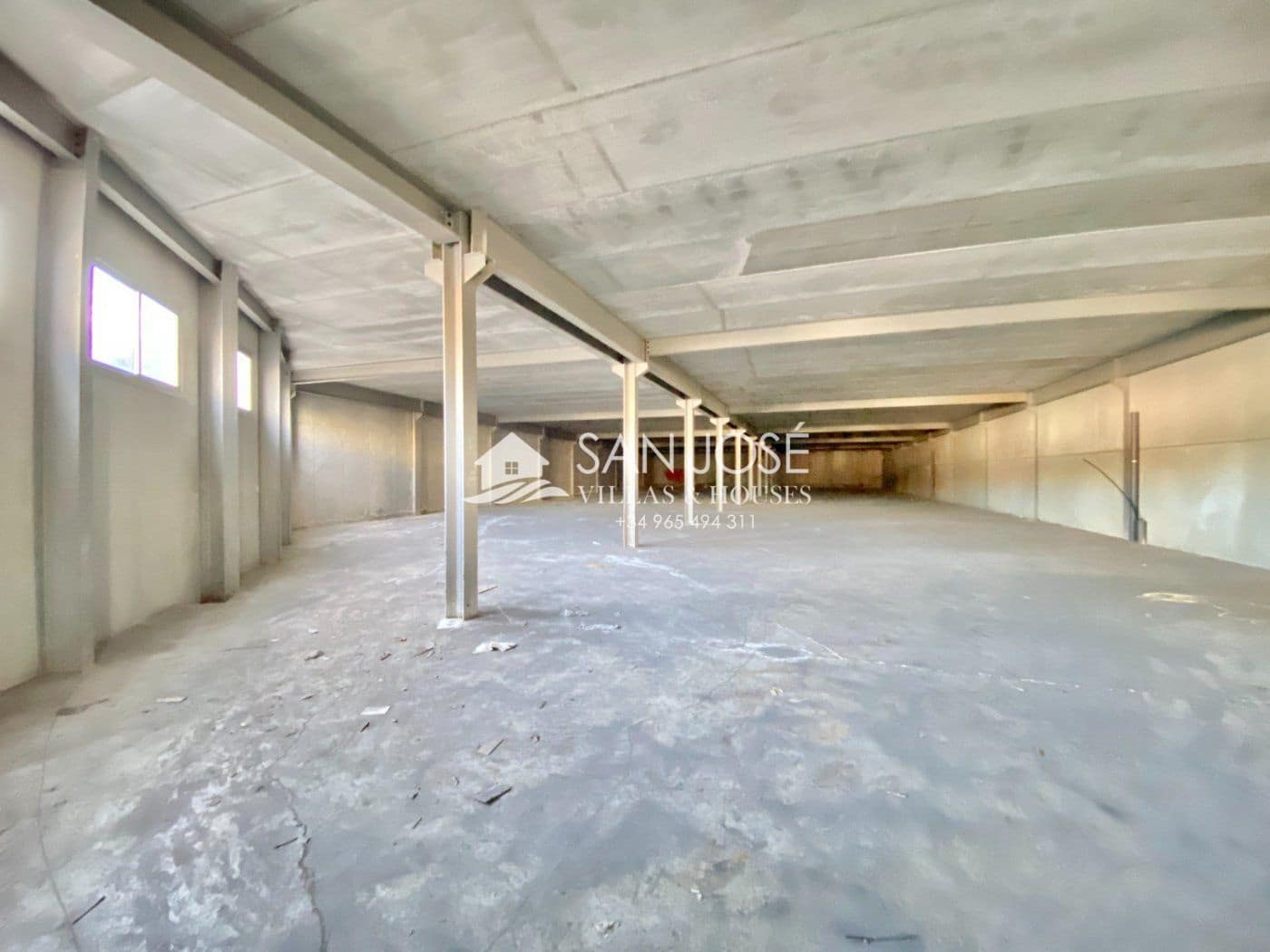 Virksomhed til salg i Sax - € 750.000 (Ref: 6196230)