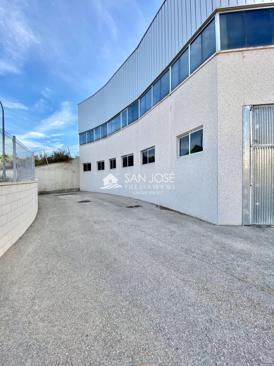 Virksomhed til salg i Sax - € 750.000 (Ref: 6196230)