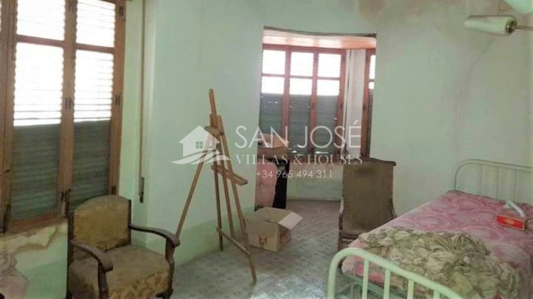 4 bedroom Townhouse for sale in Novelda - € 200,000 (Ref: 6196468)