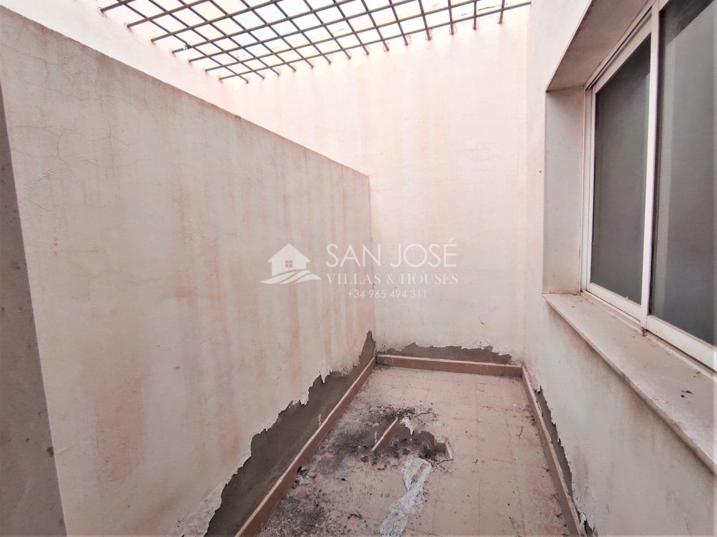 Commercial for rent in Novelda - € 500 (Ref: 6196505)