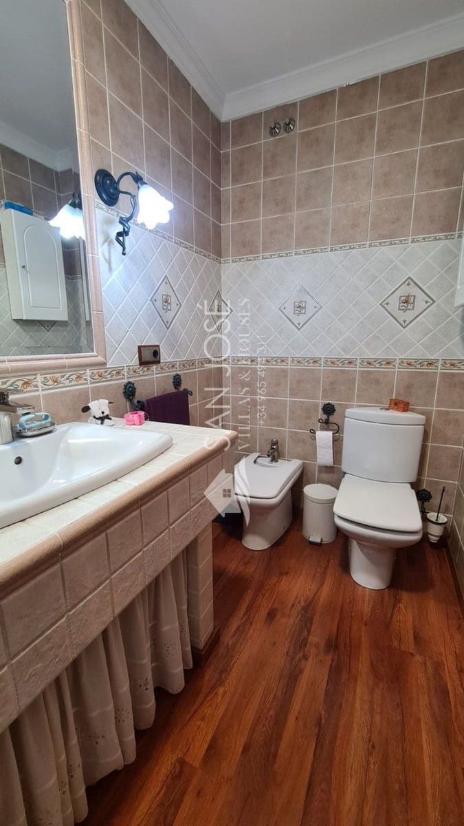 4 soveværelse Villa til salg i Elda med garage - € 235.000 (Ref: 6196646)