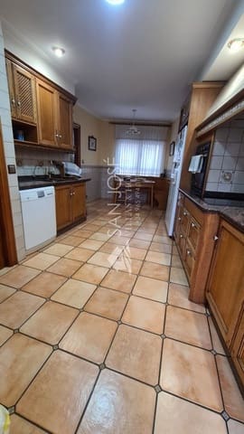 4 makuuhuone Huvila myytävänä paikassa Elda mukana 
autotalli - 235 000 € (Ref: 6196646)