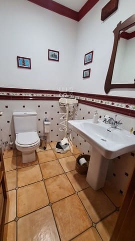 4 makuuhuone Huvila myytävänä paikassa Elda mukana 
autotalli - 235 000 € (Ref: 6196646)