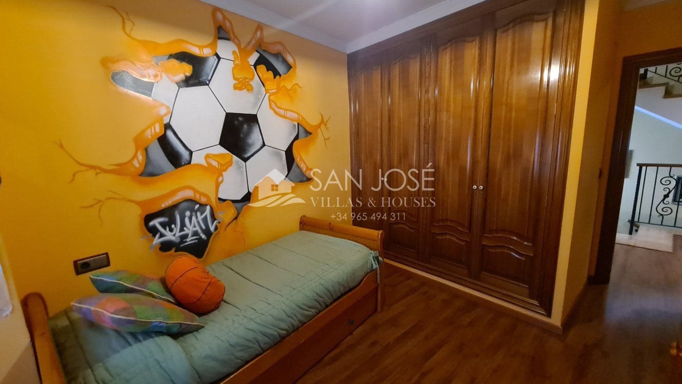 4 soveværelse Villa til salg i Elda med garage - € 235.000 (Ref: 6196646)