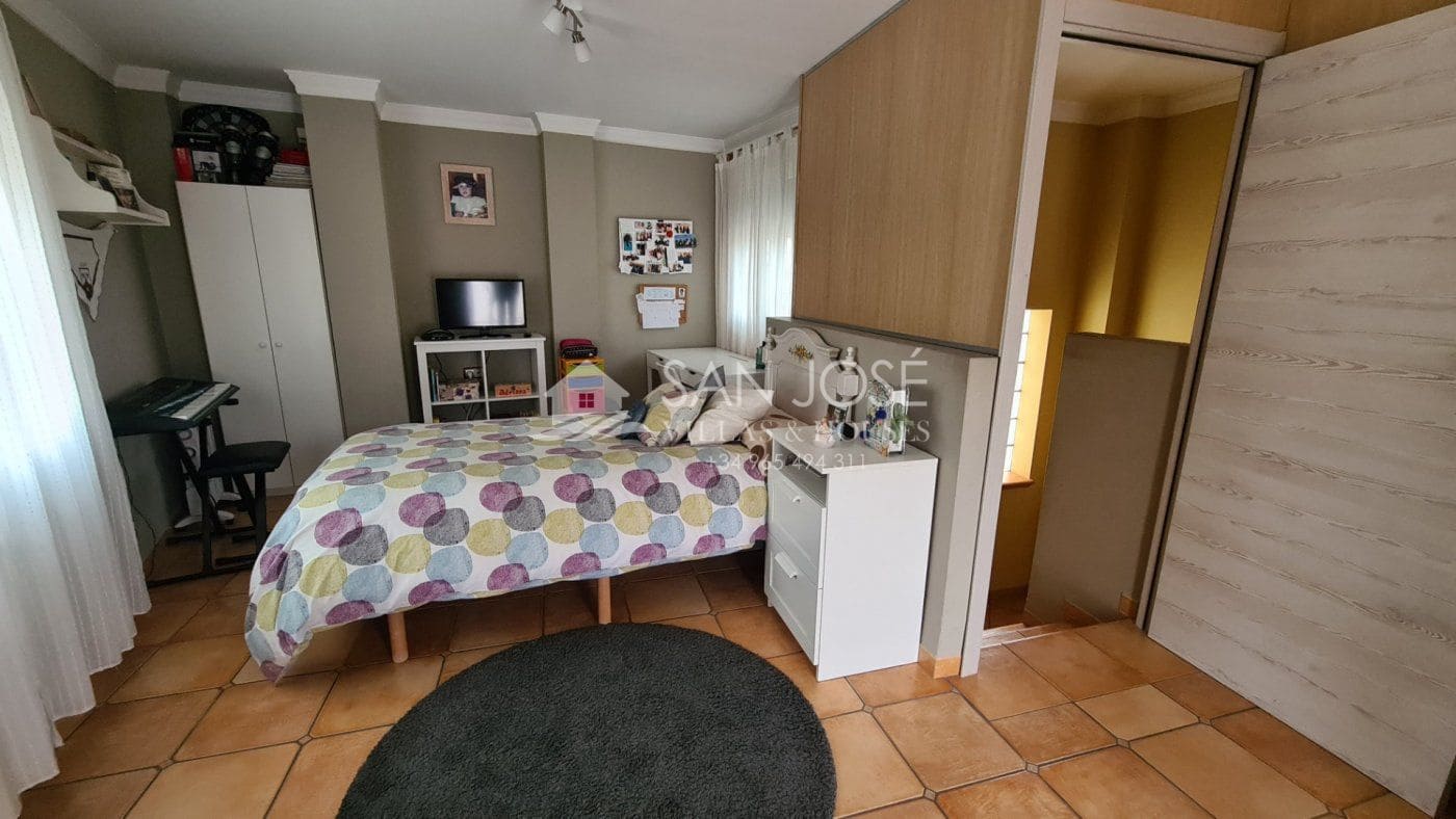 4 soveværelse Villa til salg i Elda med garage - € 235.000 (Ref: 6196646)