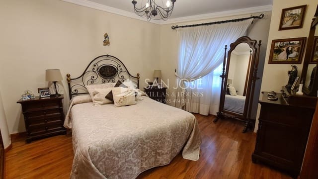 4 makuuhuone Huvila myytävänä paikassa Elda mukana 
autotalli - 235 000 € (Ref: 6196646)