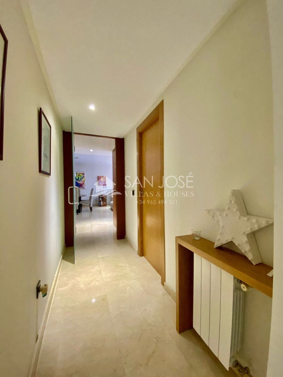 4 bedroom Flat for sale in Murcia city with garage - € 922,500 (Ref: 6196693)