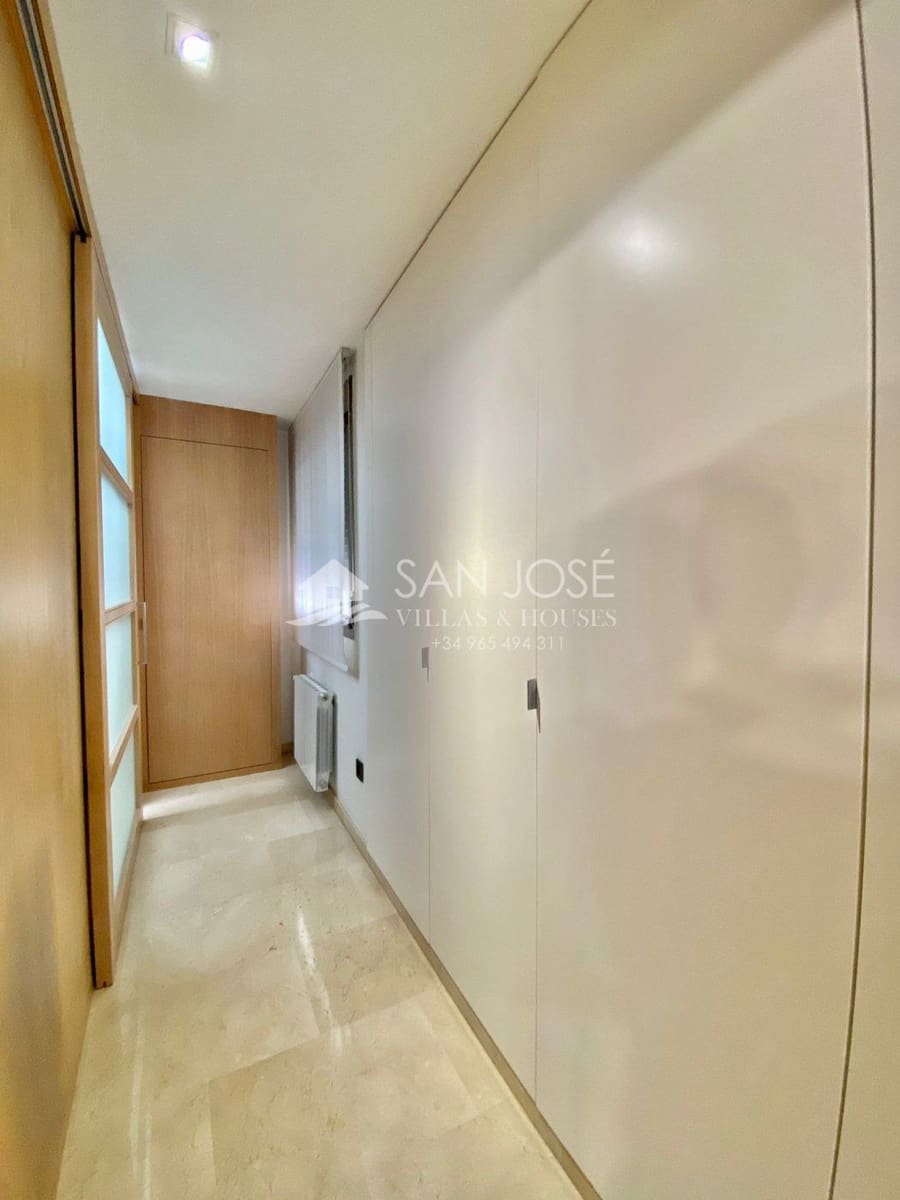 4 bedroom Flat for sale in Murcia city with garage - € 922,500 (Ref: 6196693)