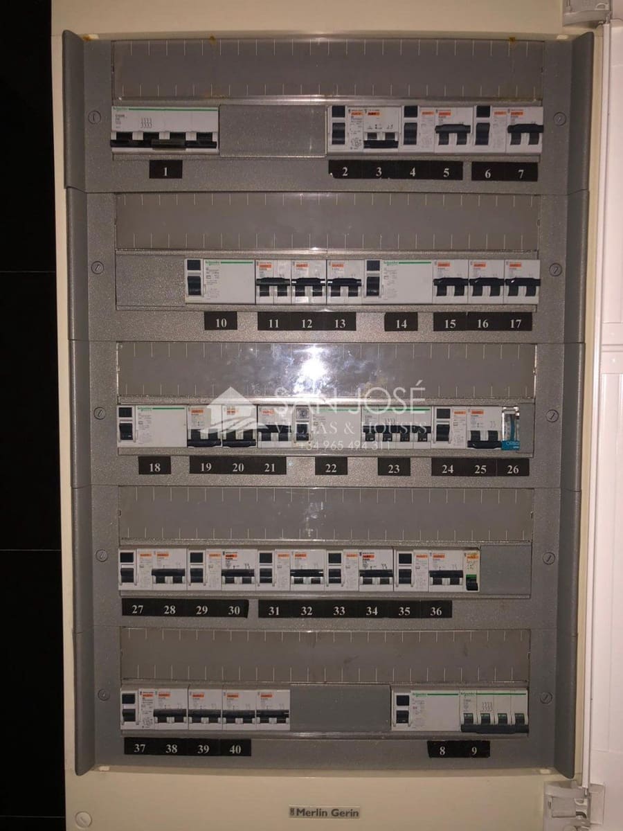 Erhverv til salg i Crevillente / Crevillent - € 200.000 (Ref: 6196719)