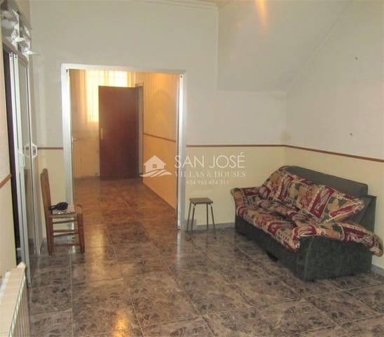 Casa de 7 habitaciones en Pinoso en venta - 126.000 € (Ref: 6196976)