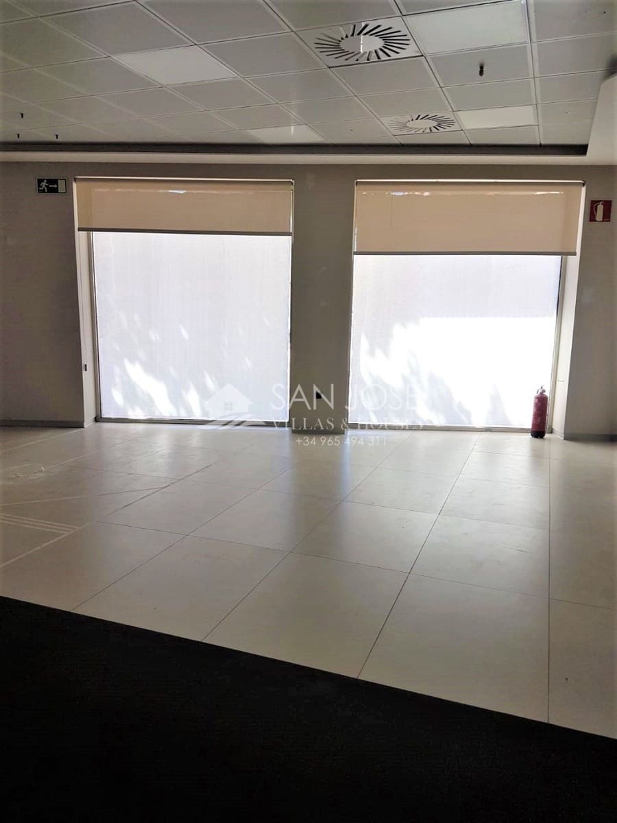 Erhverv til leje i Novelda - € 1.300 (Ref: 6197096)