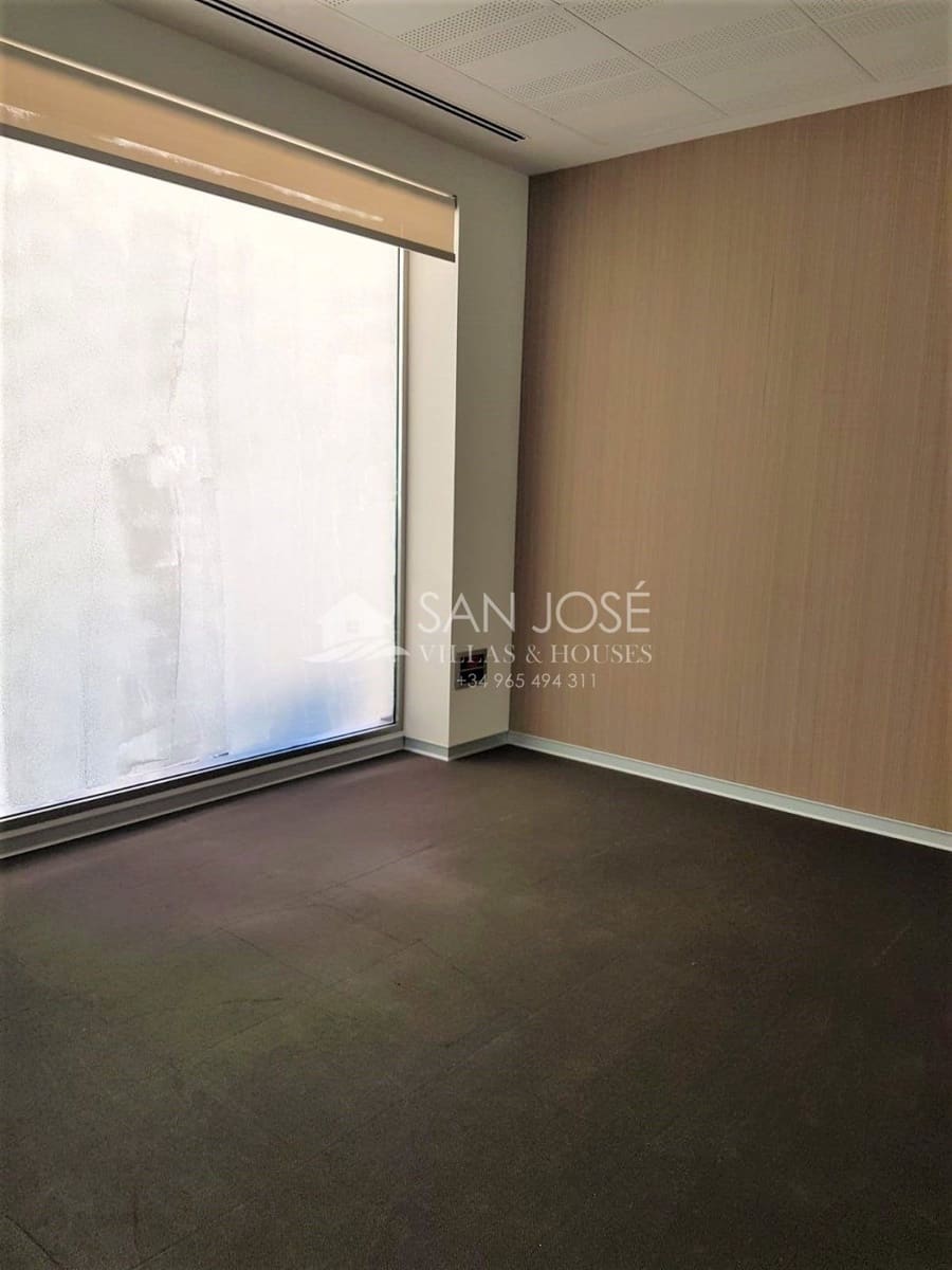 Erhverv til leje i Novelda - € 1.300 (Ref: 6197096)