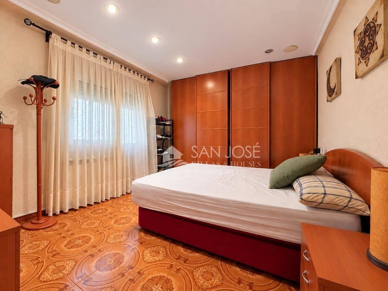 3 bedroom Flat for sale in Aspe - € 100,000 (Ref: 6257125)