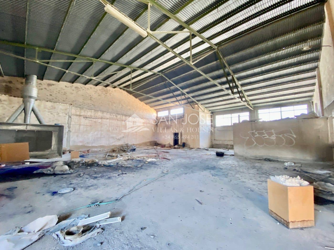 Yritys myytävänä paikassa Aspe - 400 000 € (Ref: 6710457)