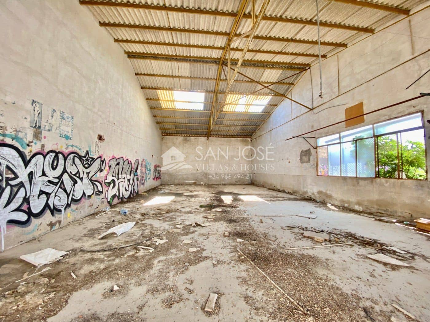 Yritys myytävänä paikassa Aspe - 400 000 € (Ref: 6710457)