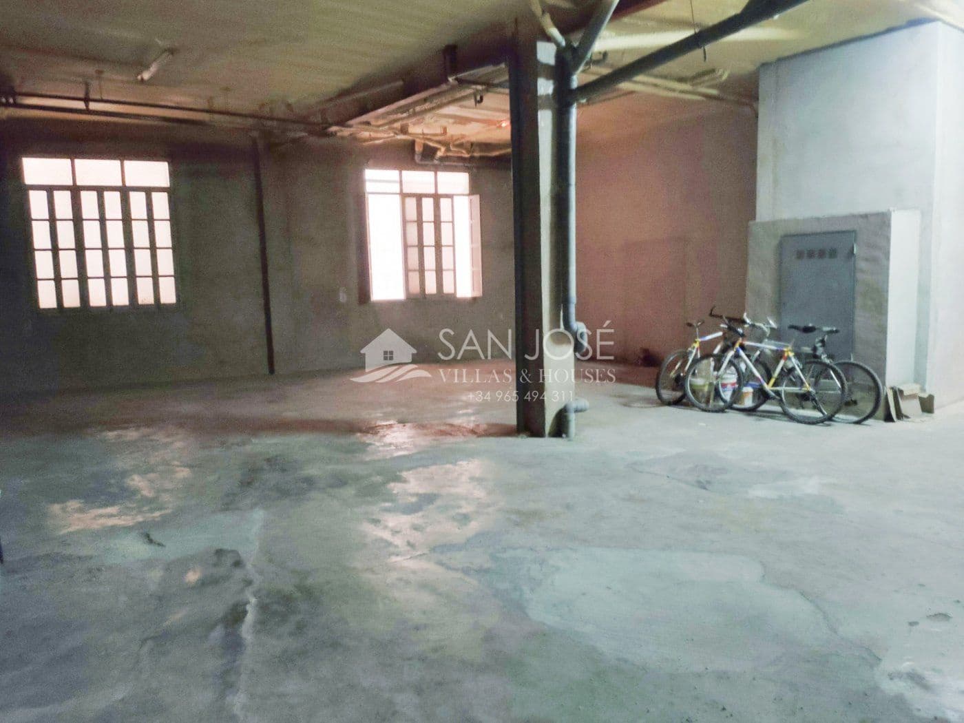 Kaupallinen vuokrattavana paikassa Aspe - 500 € (Ref: 7080656)