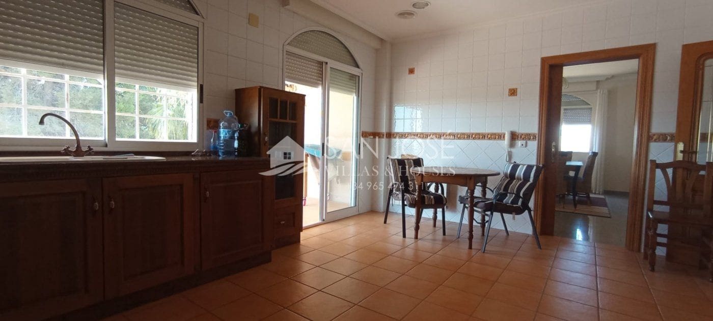 5 soveværelse Villa til salg i San Felipe Neri - € 1.050.001 (Ref: 7088940)