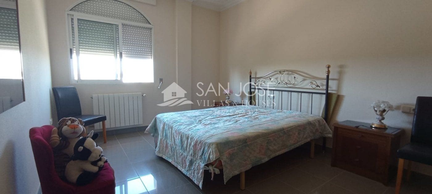 5 soveværelse Villa til salg i San Felipe Neri - € 1.050.001 (Ref: 7088940)