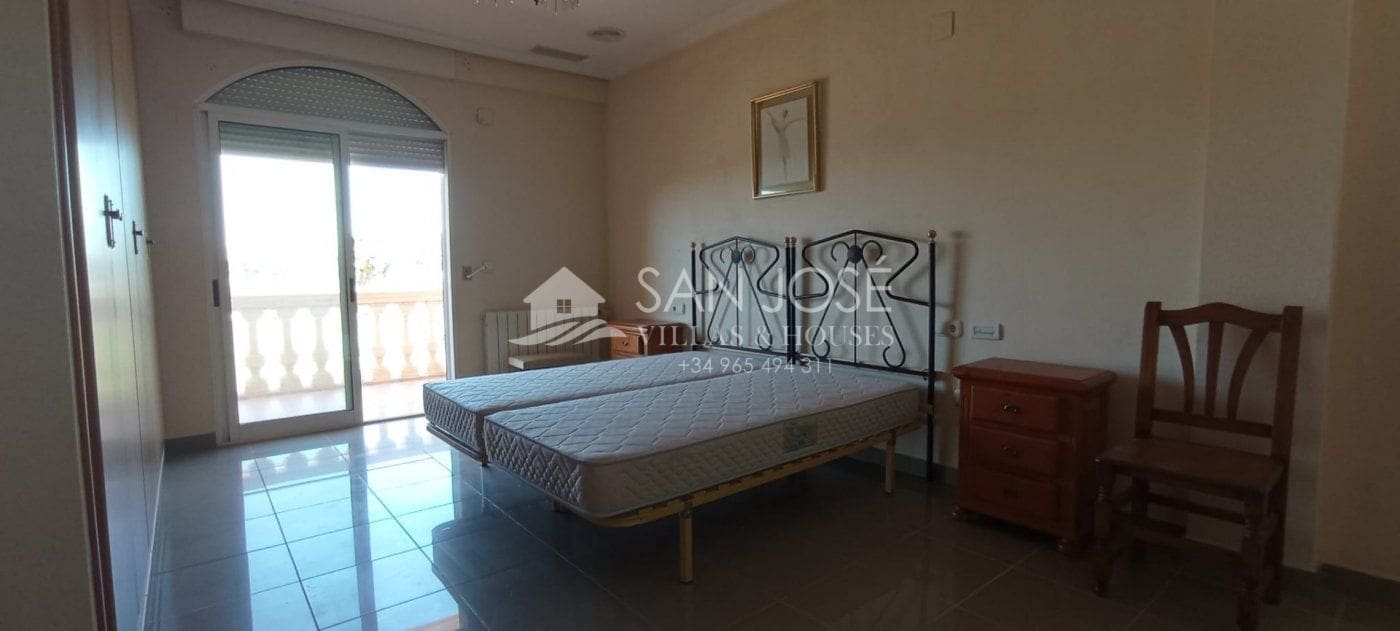 5 soveværelse Villa til salg i San Felipe Neri - € 1.050.001 (Ref: 7088940)