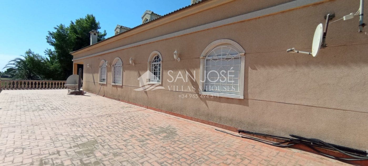 5 soveværelse Villa til salg i San Felipe Neri - € 1.050.001 (Ref: 7088940)