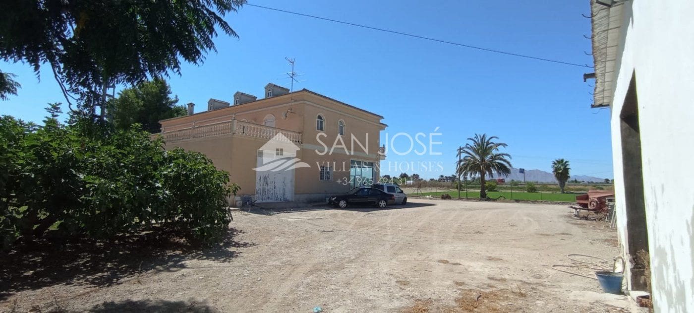 5 soveværelse Villa til salg i San Felipe Neri - € 1.050.001 (Ref: 7088940)
