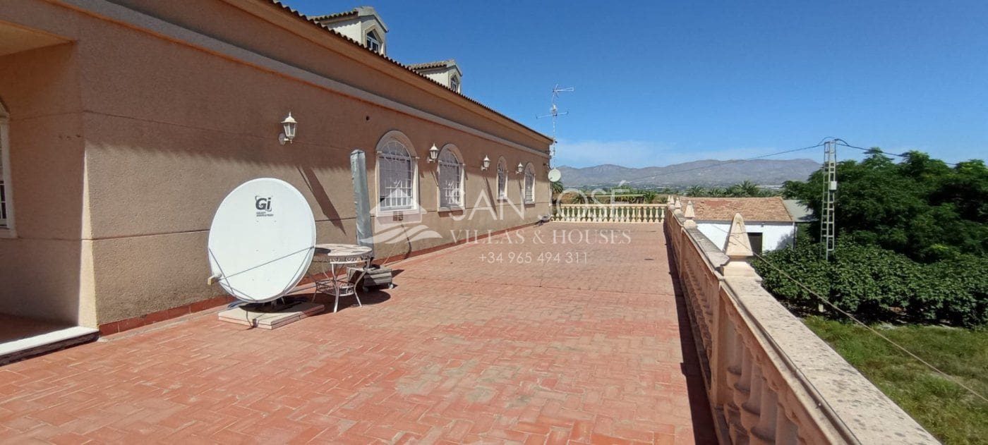 5 soveværelse Villa til salg i San Felipe Neri - € 1.050.001 (Ref: 7088940)