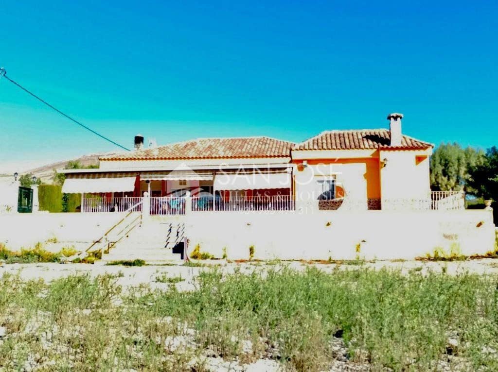 5 bedroom Villa for sale in Monforte del Cid - € 260,083 (Ref: 7126793)