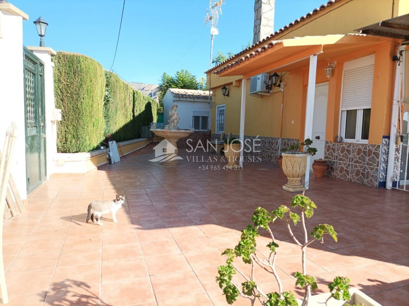 5 bedroom Villa for sale in Monforte del Cid - € 260,083 (Ref: 7126793)