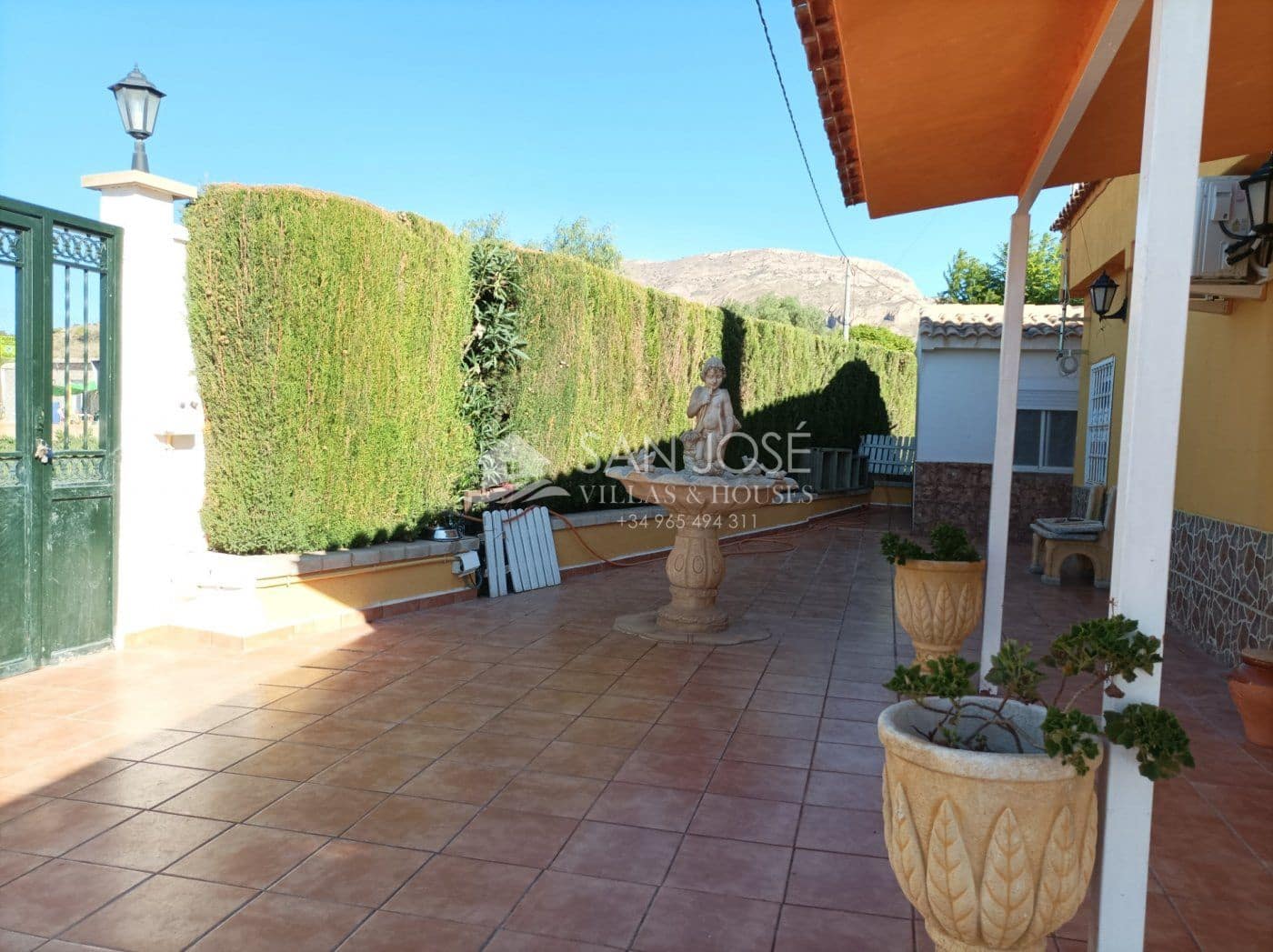 5 bedroom Villa for sale in Monforte del Cid - € 260,083 (Ref: 7126793)
