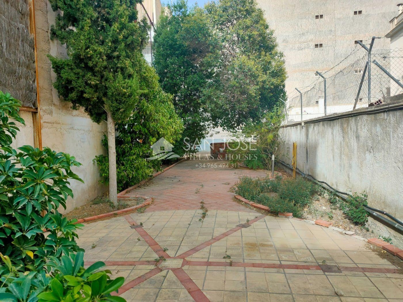 9 bedroom Villa for sale in Aspe - € 500,000 (Ref: 7174423)