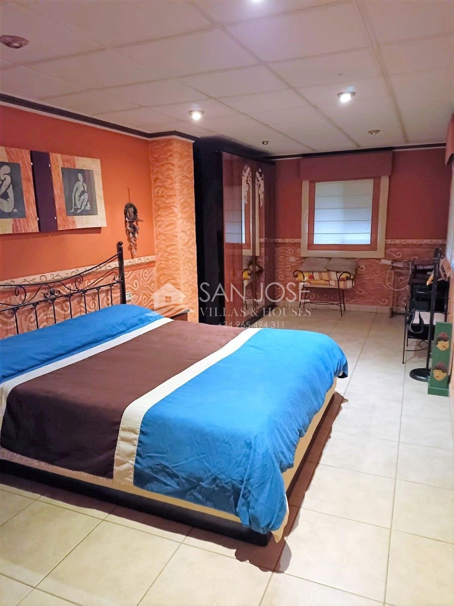 8 soveværelse Villa til salg i Elda med swimmingpool - € 310.000 (Ref: 7345693)