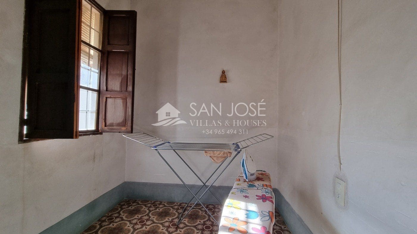 5 bedroom Townhouse for sale in Novelda - € 250,000 (Ref: 7346802)