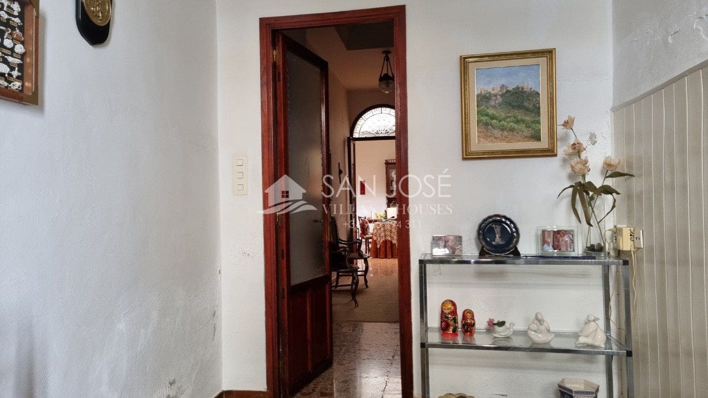 5 bedroom Townhouse for sale in Novelda - € 250,000 (Ref: 7346802)