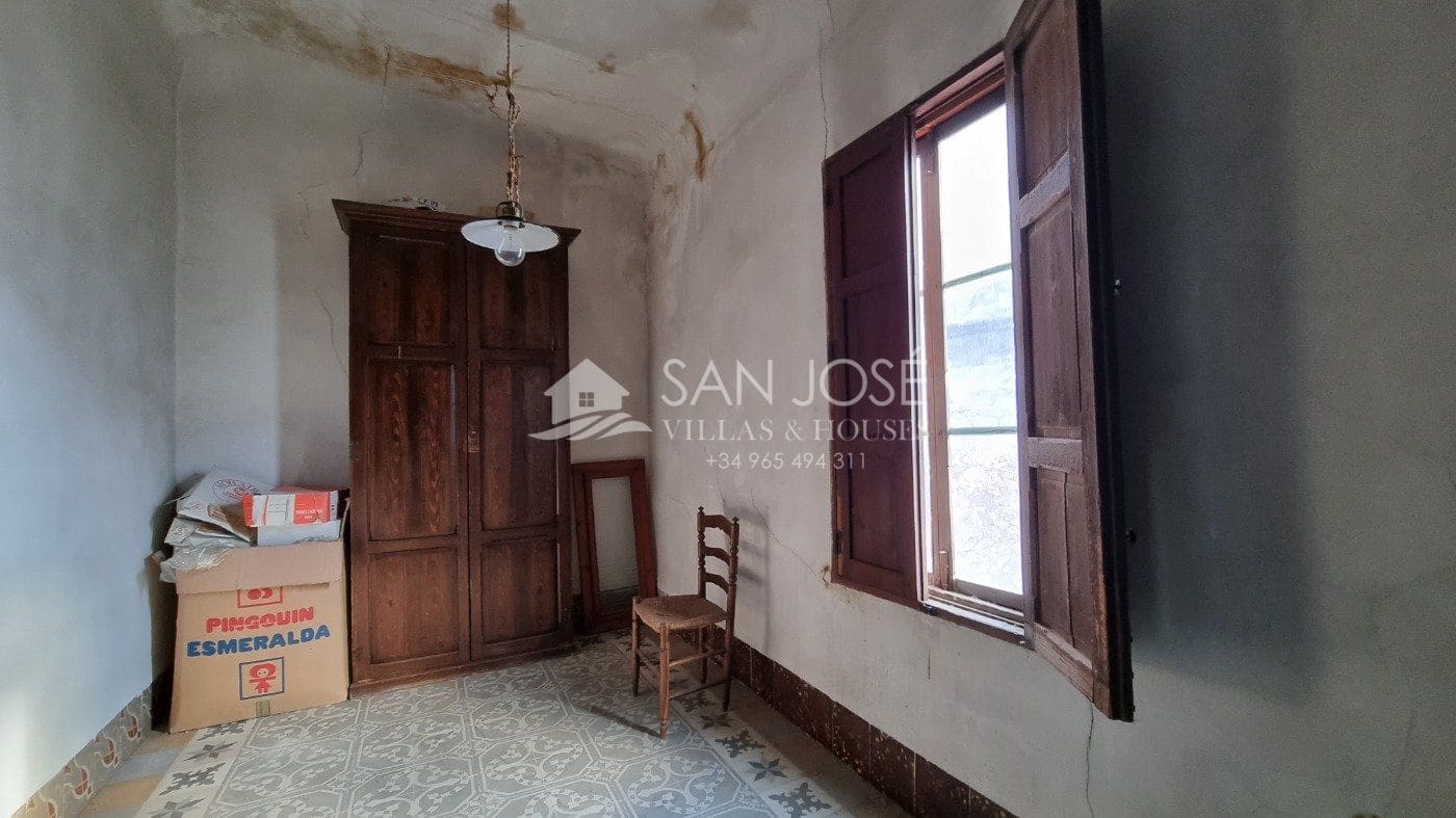 5 bedroom Townhouse for sale in Novelda - € 250,000 (Ref: 7346802)