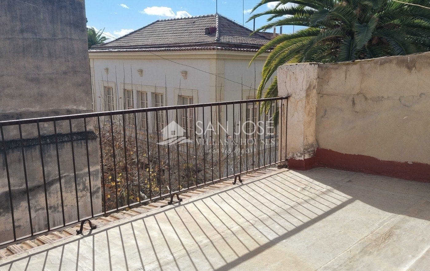 5 bedroom Townhouse for sale in Novelda - € 250,000 (Ref: 7346802)