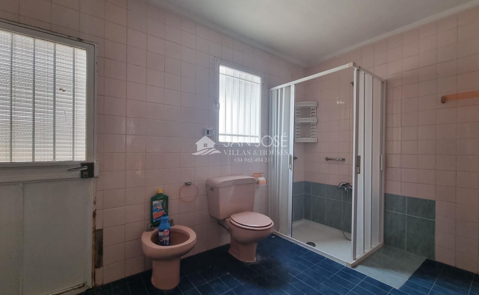 5 bedroom Townhouse for sale in Pinoso - € 159,000 (Ref: 7447625)