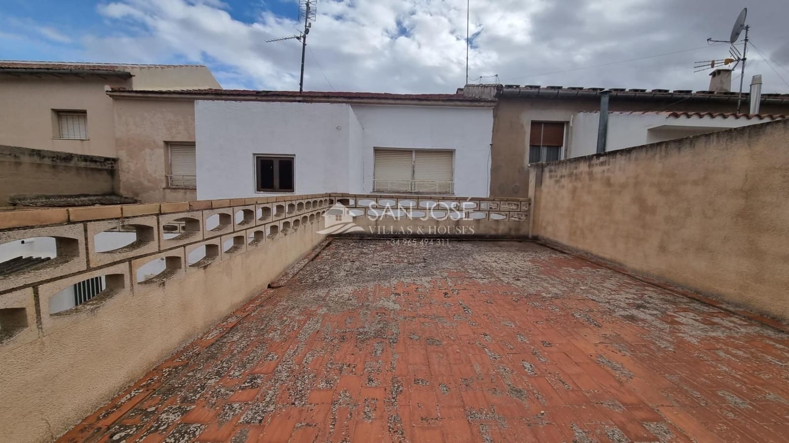 5 bedroom Townhouse for sale in Pinoso - € 159,000 (Ref: 7447625)